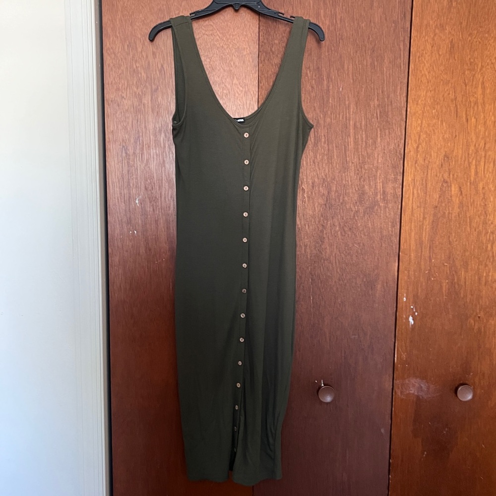Fashion Nova Olive Green Sleeveless Button-Front Midi Dress